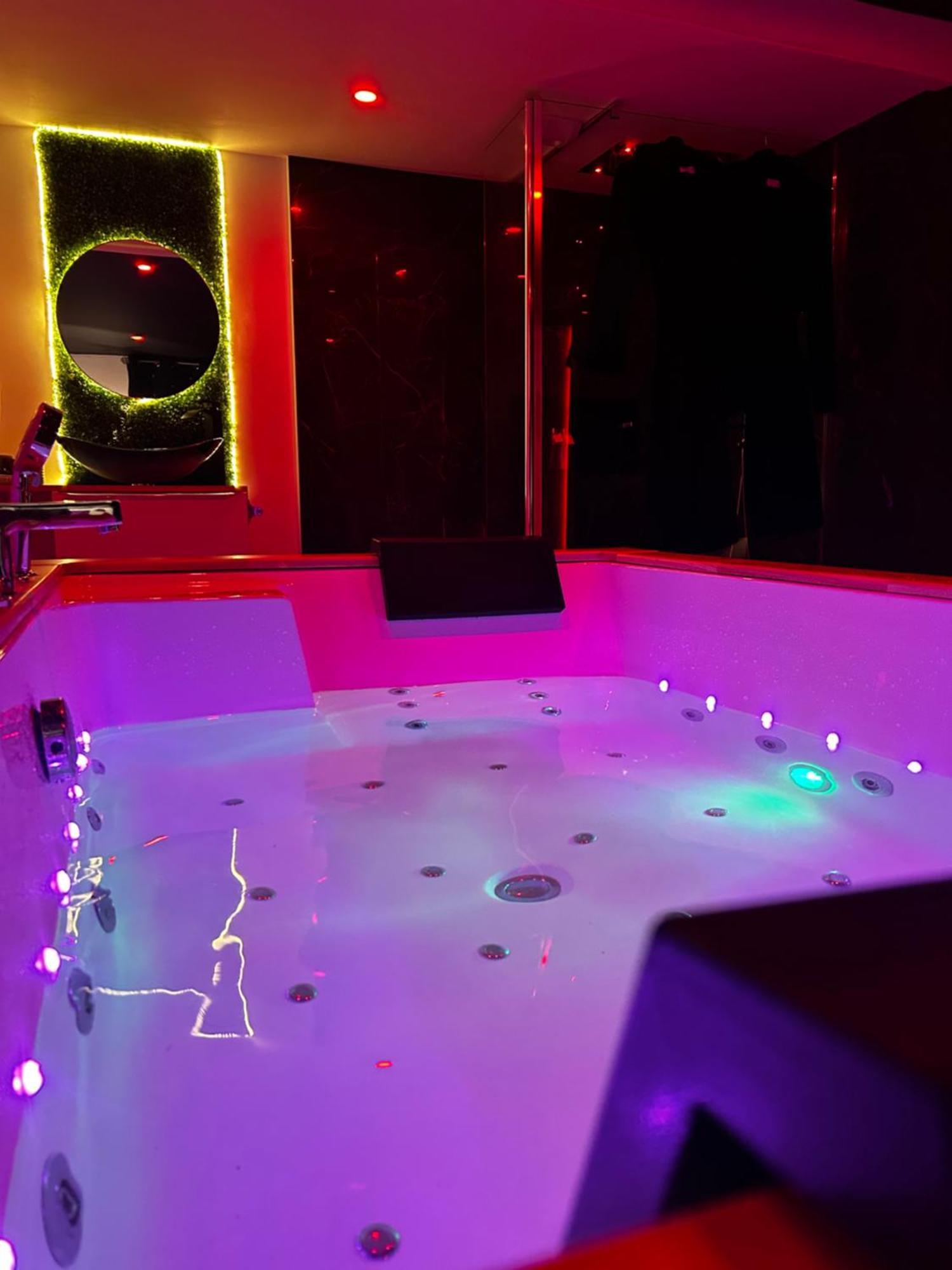 Love Room Haut De Gamme - L'Extase Avec Jacuzzi Violaines ภายนอก รูปภาพ