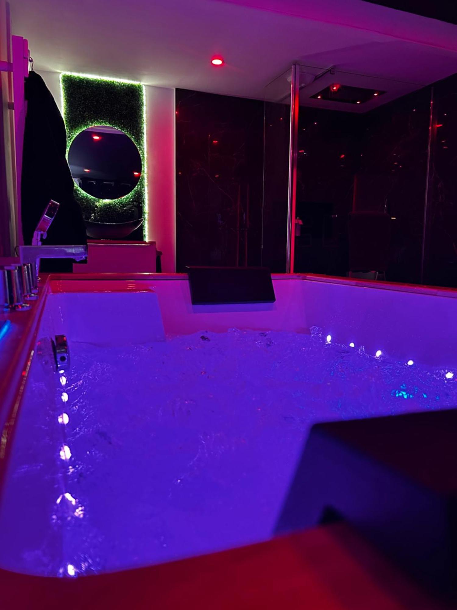 Love Room Haut De Gamme - L'Extase Avec Jacuzzi Violaines ภายนอก รูปภาพ
