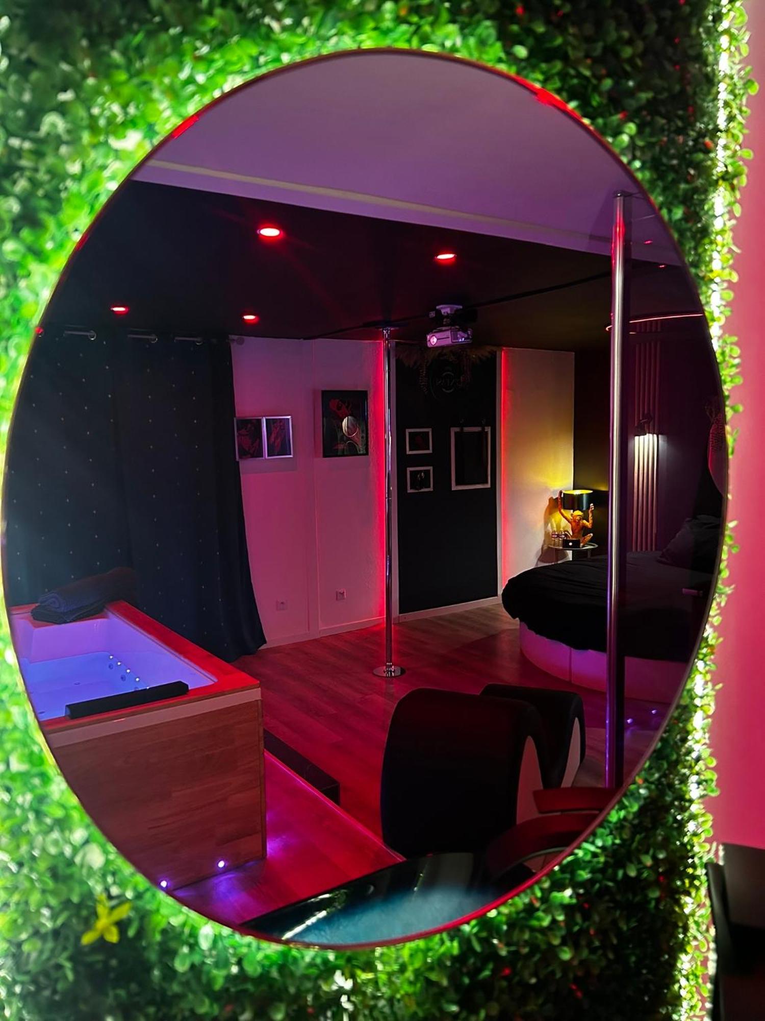 Love Room Haut De Gamme - L'Extase Avec Jacuzzi Violaines ภายนอก รูปภาพ